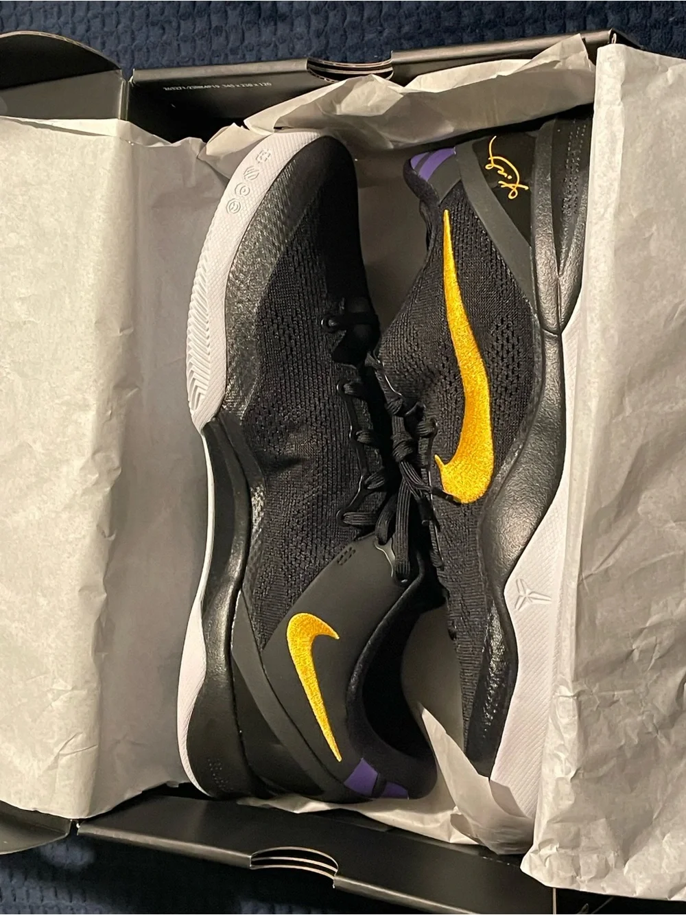 Nike sleek low